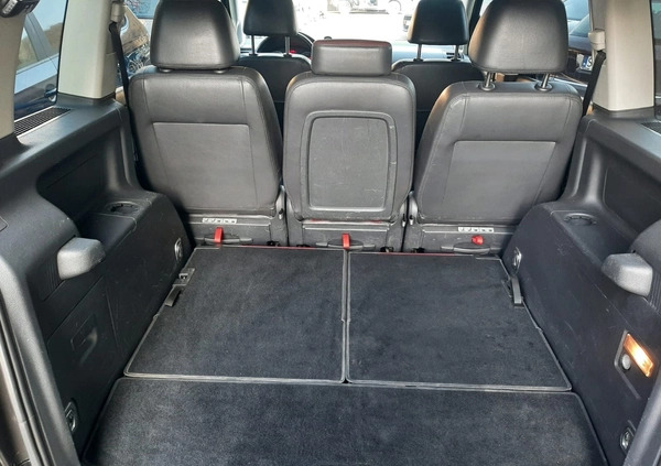 Volkswagen Touran cena 19700 przebieg: 295000, rok produkcji 2008 z Poddębice małe 79